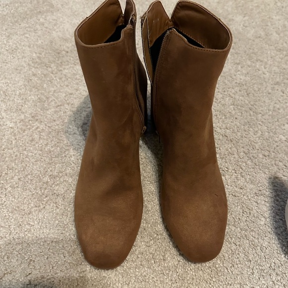 Chinese Laundry Daria Tan Block heel size 6.5 - Picture 2 of 5